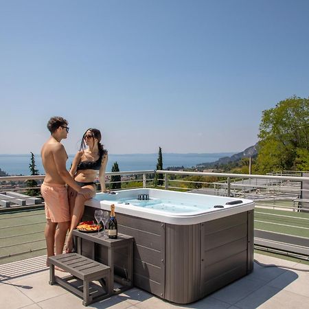 Sunset Lodge - Enjoy Holiday Garda  Exteriér fotografie