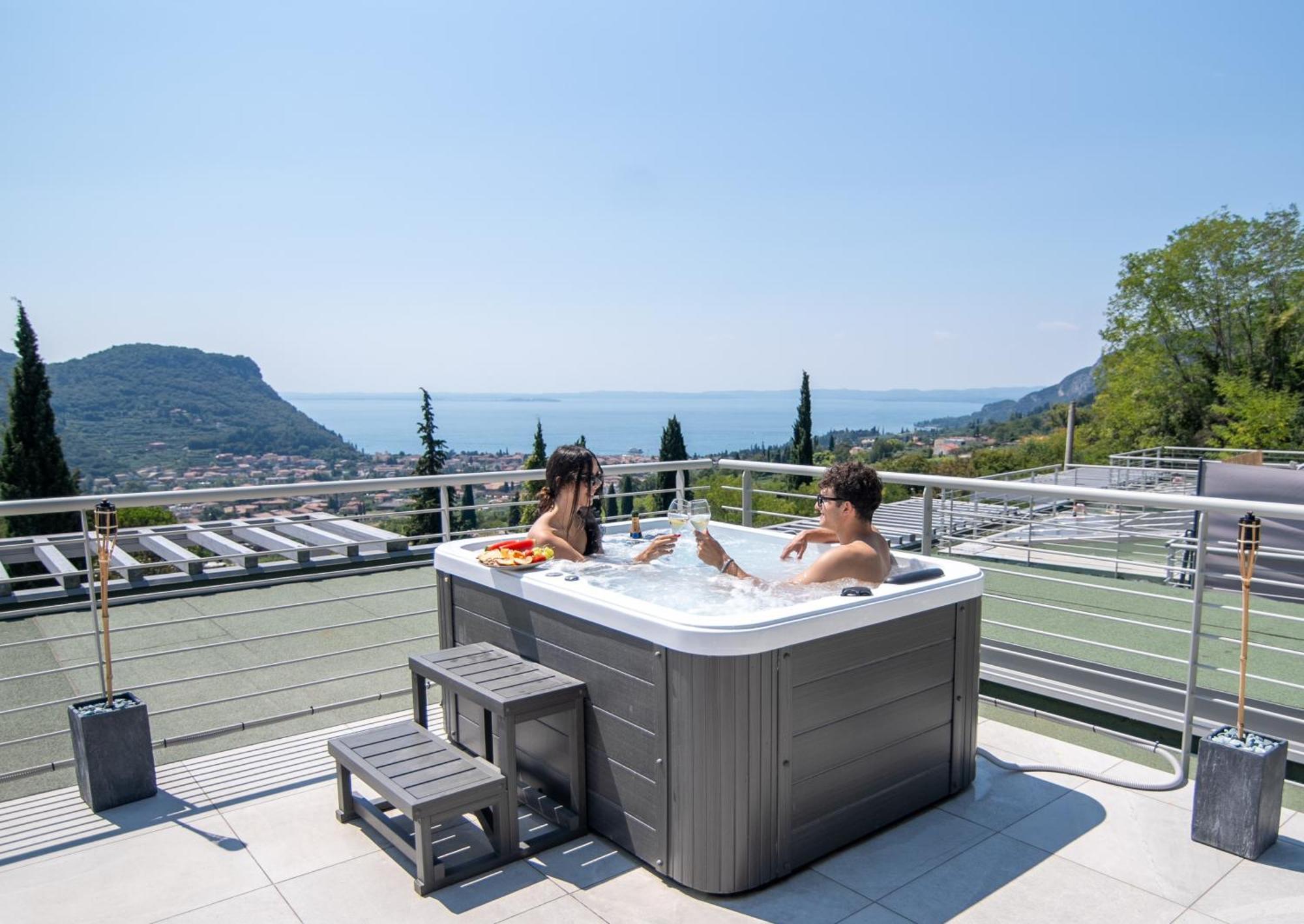Sunset Lodge - Enjoy Holiday Garda  Exteriér fotografie